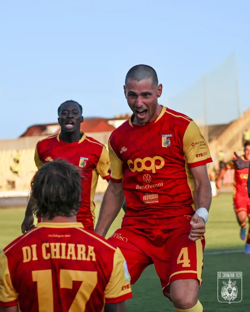 antonini esultanza catanzaro carrarese