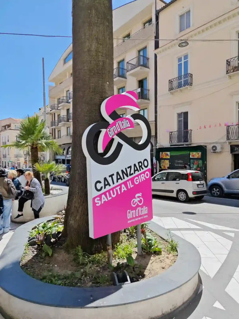 catanzaro giro italia via indipendenza